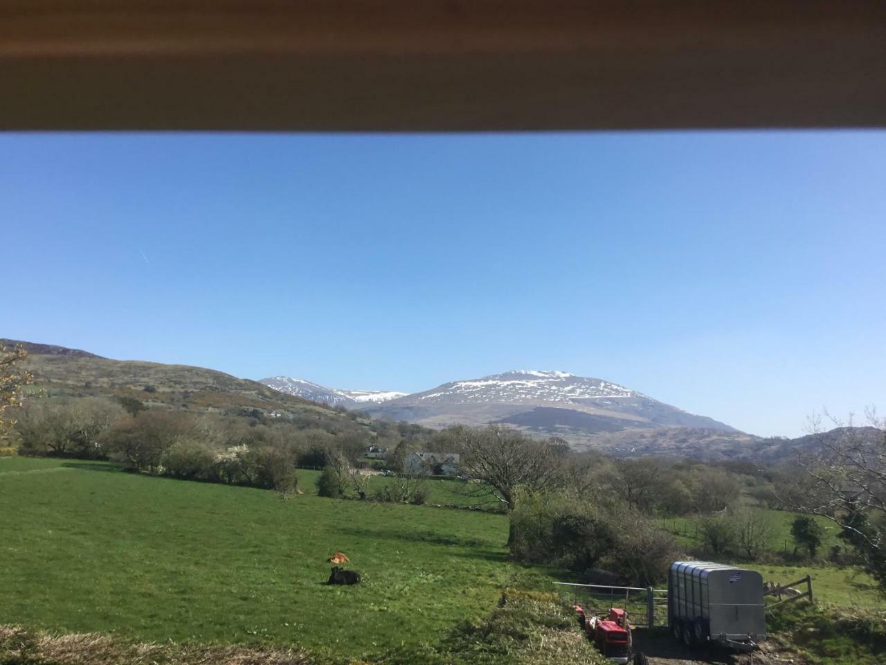 ランベリス Tyddyn Perthi Farmヴィラ エクステリア 写真